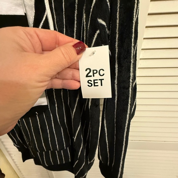 Disney Jack Skellington Nightmare before Christmas Pajama Set Socks NEW Sz 8/10 - Picture 4 of 14